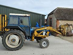 Ford 5610 2wd loader tractor with grab