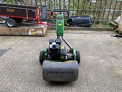 John Deere 220C