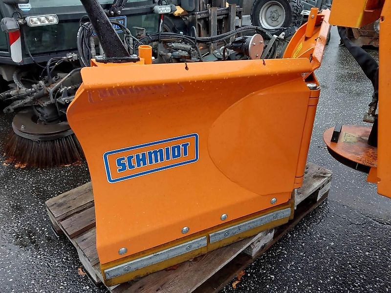 Schmidt Swingo Compact 200+ inkl. Kehrmaschine und Winterdienst