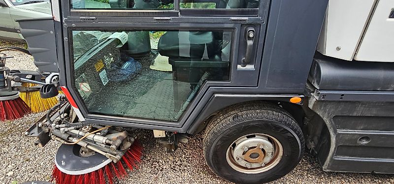 Schmidt Swingo Compact 200+ inkl. Kehrmaschine und Winterdienst