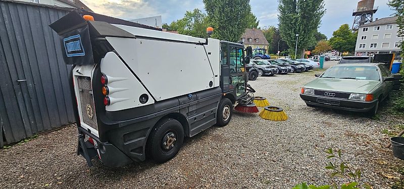 Schmidt Swingo Compact 200+ inkl. Kehrmaschine und Winterdienst