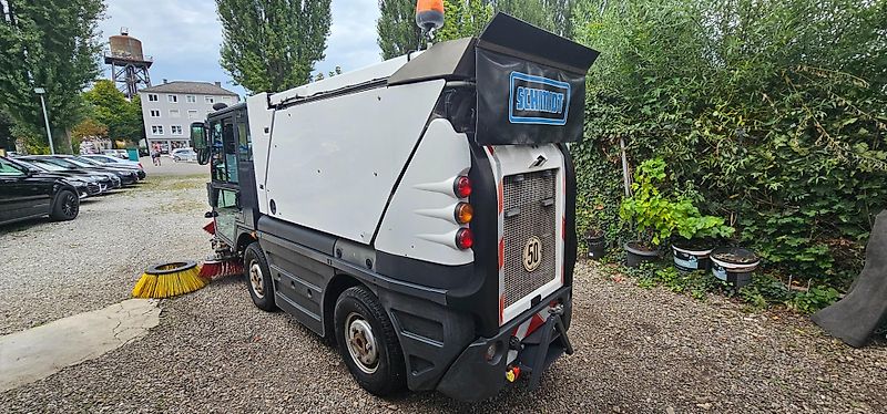 Schmidt Swingo Compact 200+ inkl. Kehrmaschine und Winterdienst