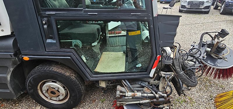 Schmidt Swingo Compact 200+ inkl. Kehrmaschine und Winterdienst