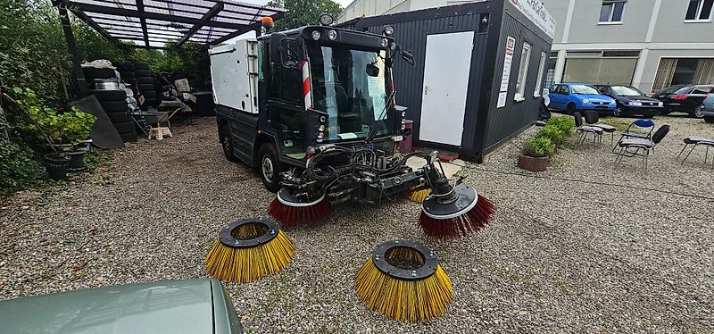 Schmidt Swingo Compact 200+ inkl. Kehrmaschine und Winterdienst