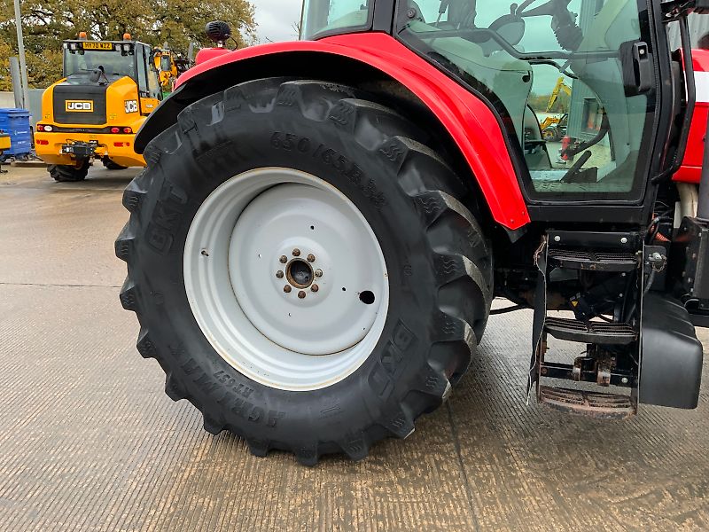 Massey Ferguson 6480 DYNA-6 Tractor (ST24945)