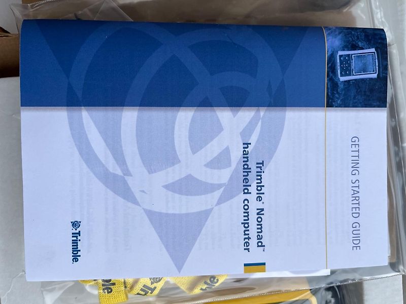 Trimble Nomad 800 LC BT`802/GPS/Camera, Gelb, Akku ist etwas altersschwach