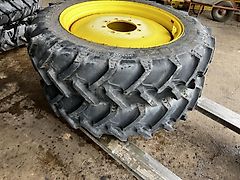 BKT 270/95R32