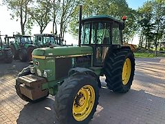 John Deere 3040 met SG2 cabine