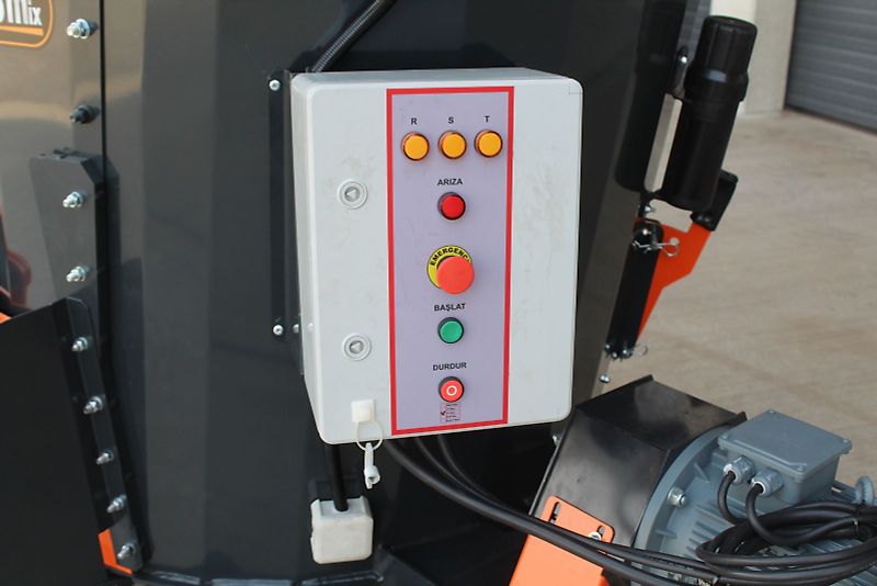 Burkon Futtermischer-2,5m³-Elektromotor+Gelenkwelle