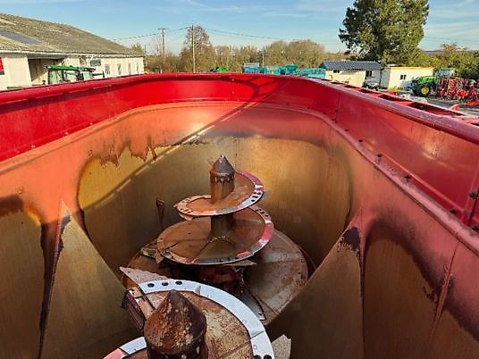 Strautmann VERTIMIX 2401