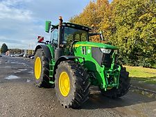 John Deere 6R 215
