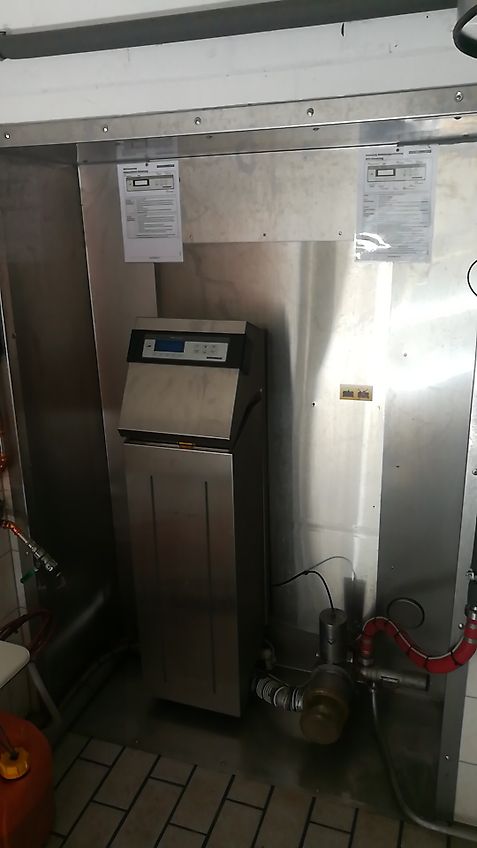 Lely Die Verladung fand am 27.8.2021 statt!!!!!!!! 2Lely(linke) Astronatuat A4 Melkroboter Bj 2016 in Topzustand mit 140 Halsbändern und umfangreichem Zubehör in Topzustand sofort verfügbar