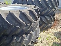 Case IH 650/65R38 und 540/65R28