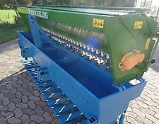 Köckerling Köckerling Herbamat 250cm 30 Reihen 8,3cm Reihenabstand Transportbreite 2,75m Schlitzdrille Nachsaatgerät Direktsaatgerät nicht Vredo Moore Uni Drill Eurogrenn Direksaatgerät für Umbruchlose Neuansaat Köckerling Köckerling Herbamat 250cm 30 Reihen 8,3cm Reihenabstand Transportbreite 2,75m Schlitzdrille Nachsaatgerät Direktsaatgerät nicht Vredo Moore Uni Drill Eurogrenn Direksaatgerät für Umbruchlose Neuansaat
