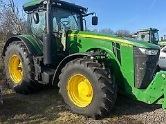 John Deere 8320R