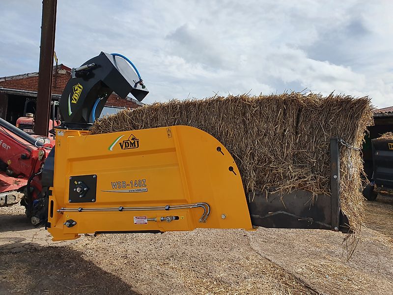 VDMJ Einstreumaschine WSB-140Z Strohverteiler mit hydraulische Ladeklappe und Drehturm