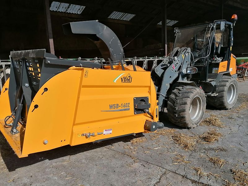 VDMJ Einstreumaschine WSB-140Z Strohverteiler mit hydraulische Ladeklappe und Drehturm