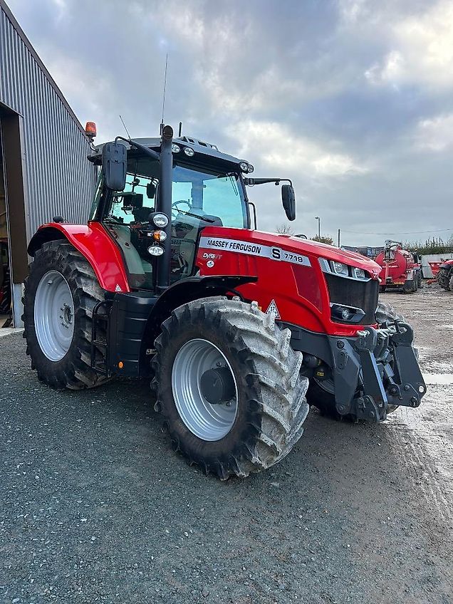 Massey Ferguson 7719S