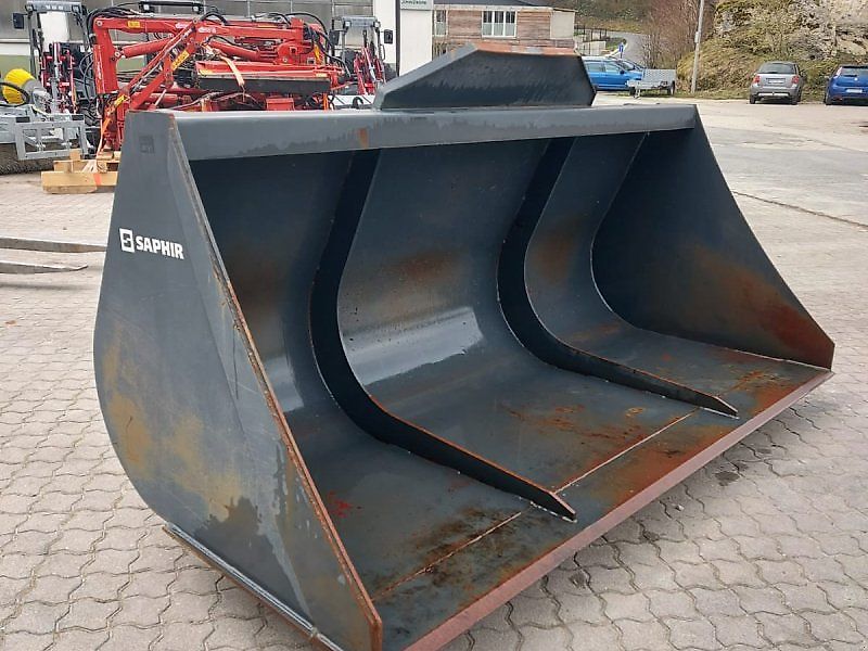 Saphir Erdschaufel