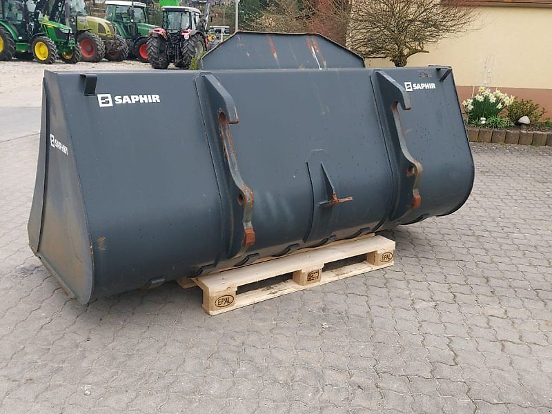 Saphir Erdschaufel