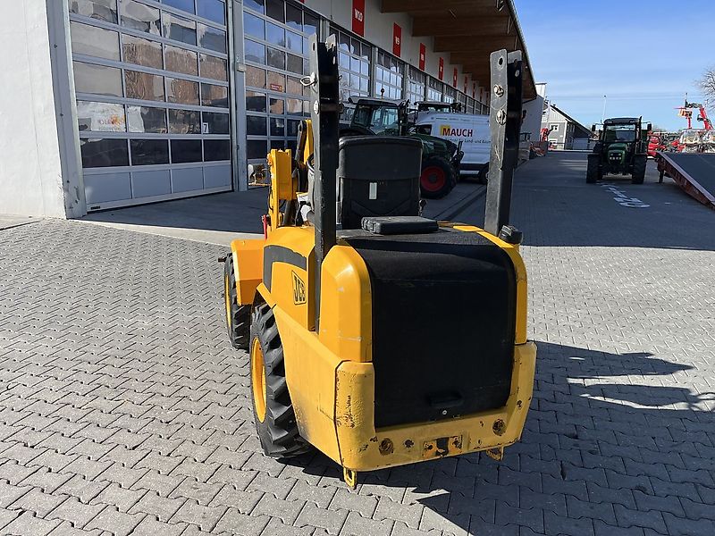 JCB 403 mit Euroaufnahme