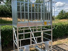 Fliegl Arbeitsbühne Maxi mit seitlichem Einstieg