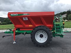AGRO-MASZ REWO 8200 Großflächenstreuer Kalk Dünger Streuer