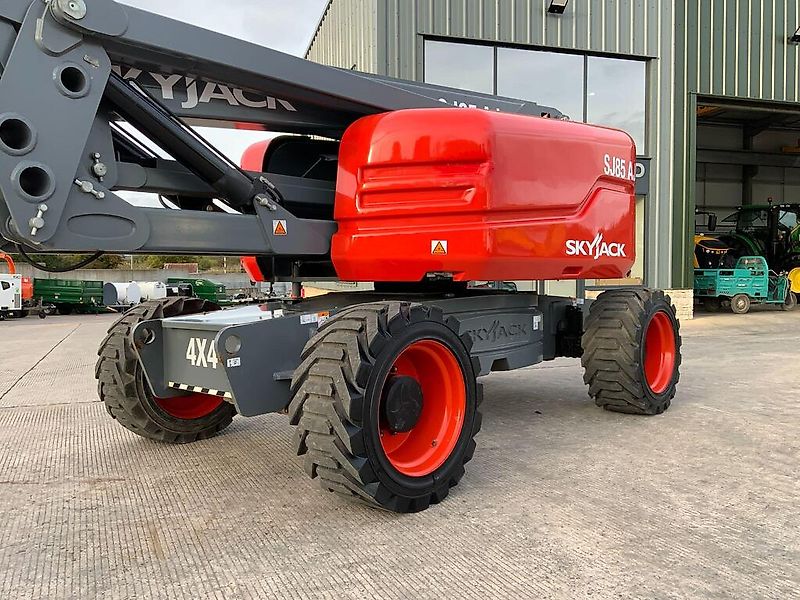 Skyjack SJ85AJ Telescopic Boom Lift (ST24683)