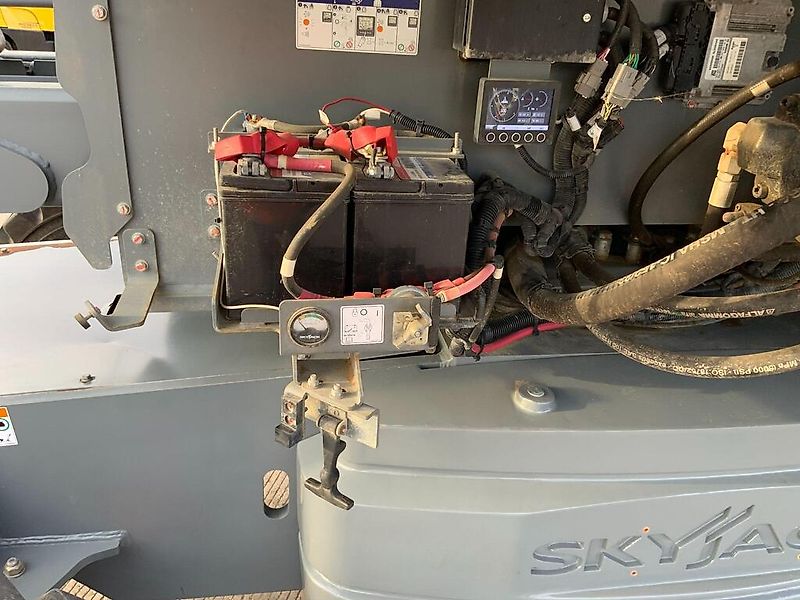 Skyjack SJ85AJ Telescopic Boom Lift (ST24683)