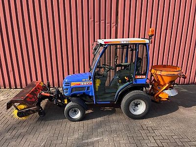 Iseki TM 3215 AHLK Kommunaltraktor Schlepper Winterdienst Traktor Iseki TM 3215 AHLK Kommunaltraktor Schlepper Winterdienst Traktor