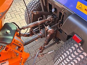 Iseki TM 3215 AHLK Kommunaltraktor Schlepper Winterdienst Traktor Iseki TM 3215 AHLK Kommunaltraktor Schlepper Winterdienst Traktor