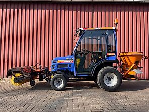 Iseki TM 3215 AHLK Kommunaltraktor Schlepper Winterdienst Traktor Iseki TM 3215 AHLK Kommunaltraktor Schlepper Winterdienst Traktor