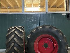 BKT Agrimax RT657 320/65R16 117D met velg