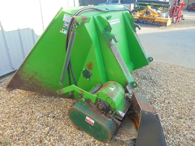 KW Auger roller feeder bucket