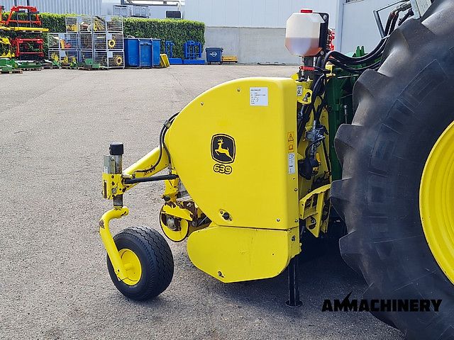John Deere 639 pick-up
