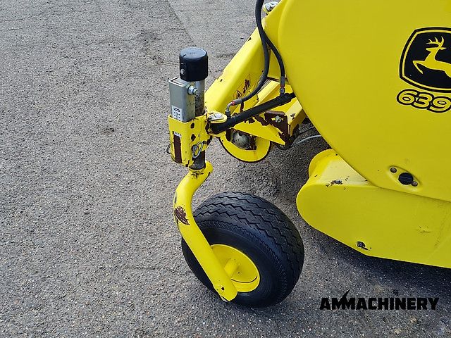 John Deere 639 pick-up