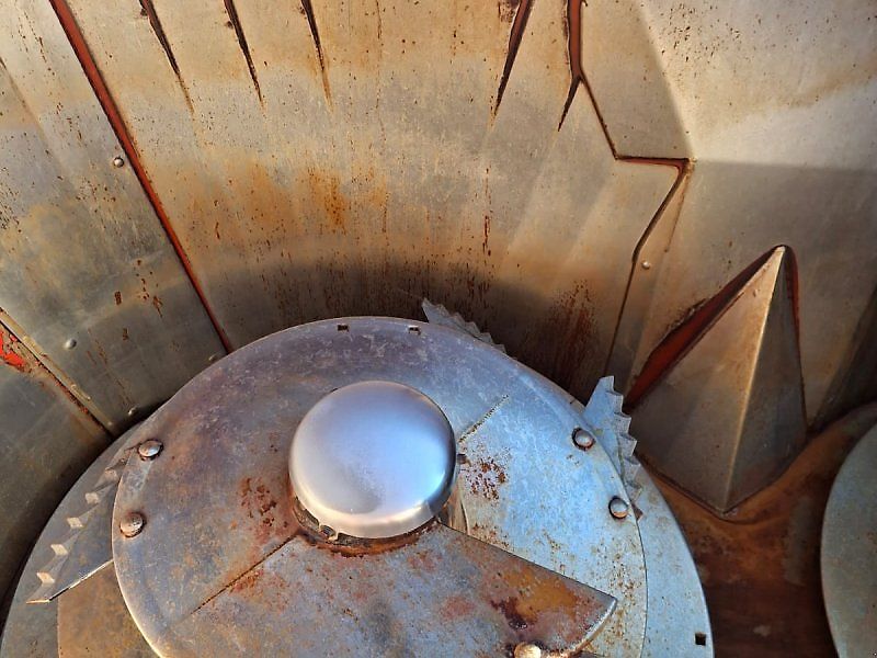 Kuhn 1880 Profile