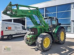 John Deere 6820