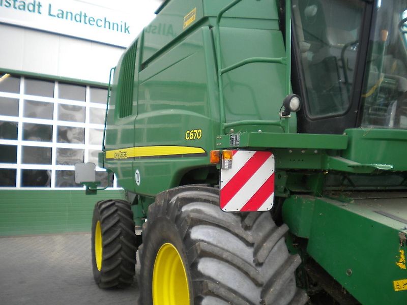 John Deere C 670 Combine Harvesters Used In 34537 Bad Wildungen