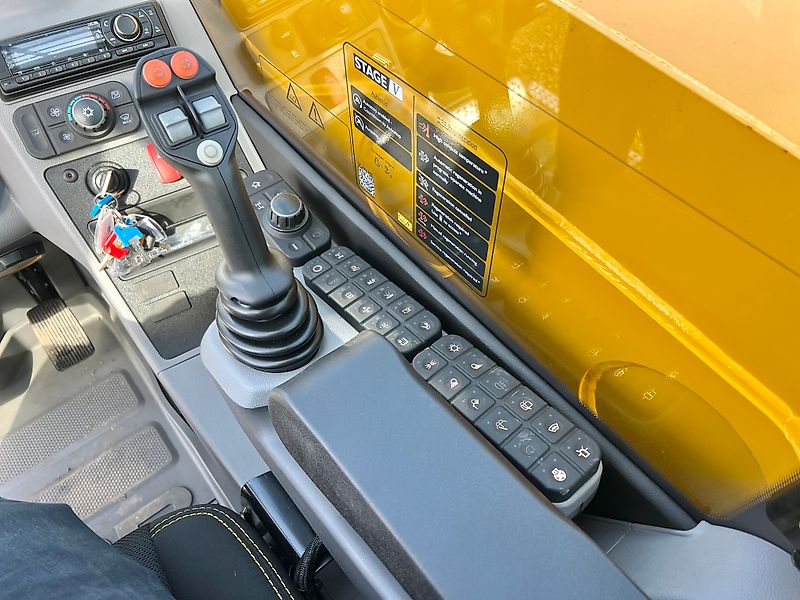 JCB 542-70 Agri Xtra Loadall Stage 5