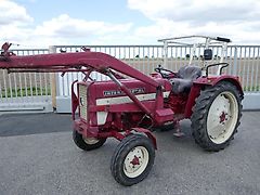 IHC 353 mit Frontlader. Erst 4487 Std. Echt guter Zustand!