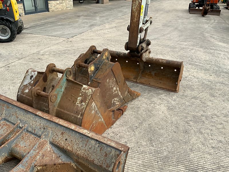 Takeuchi TB280FR Digger (ST24595)