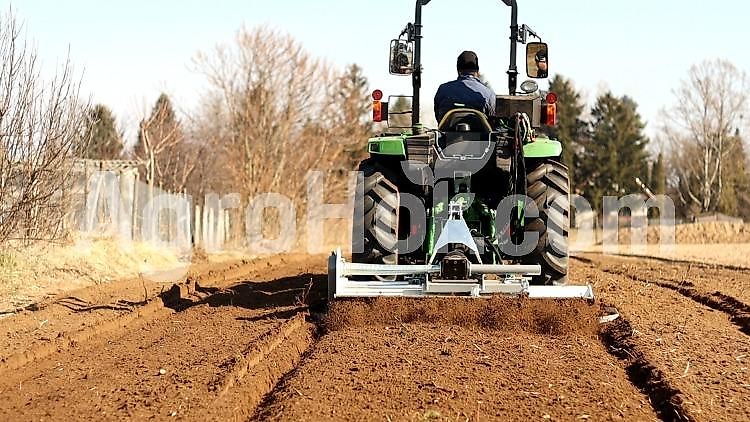 Aardenburg Omikron M 1800 Plus / Fräse mit hydraulischem Seitenverschub 180 cm