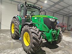 John Deere 6215R