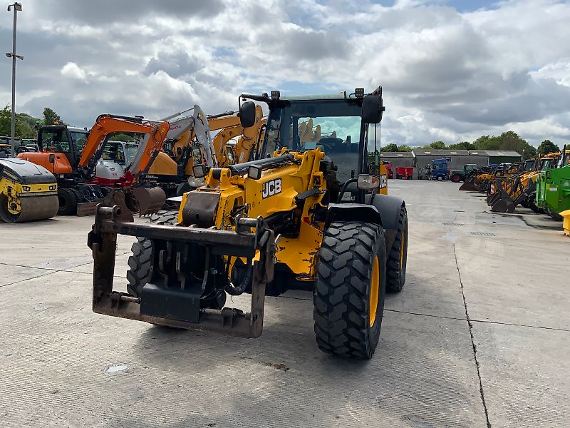 JCB TM320S Pivot Steer Telehandler (ST23560)