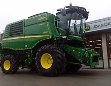 John Deere T560