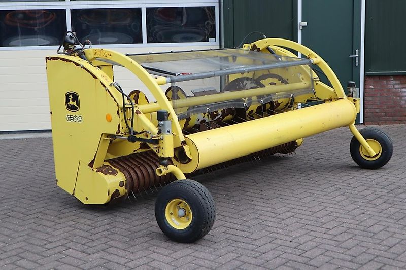 John Deere 630C PICK-UP