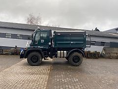 Mercedes-Benz U500