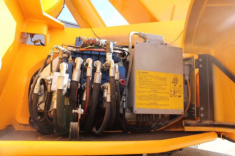 Dieci Pegasus 40.17 / Henkilökori, Trukkipiikit, Kauha