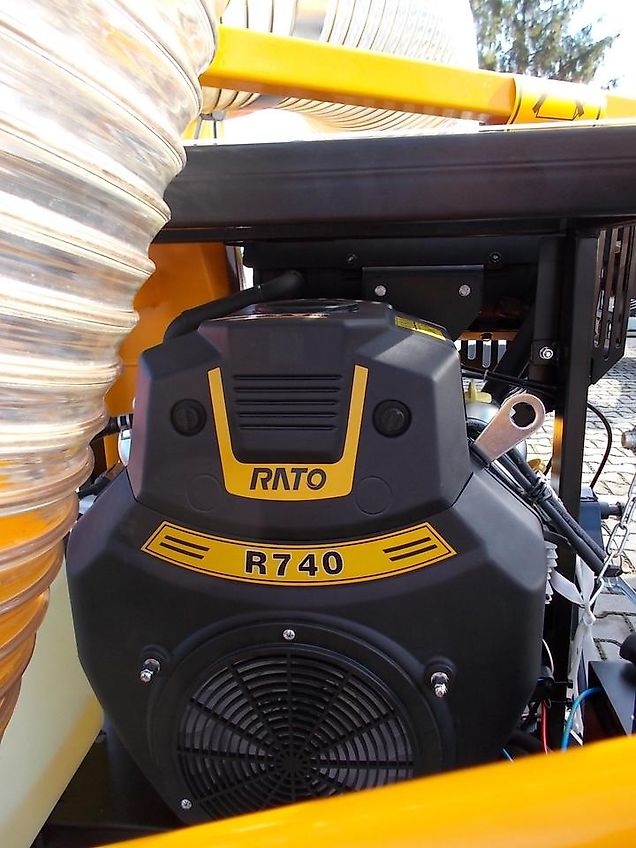 Laubladegebläse, Laubsauger LASKI VD-455 P2 (RATO) zum Einhängen in die Anhängerbordwand, 6 mtr. Saugschlauch, durchm. 220mm . Der Powersauger für den Profi !